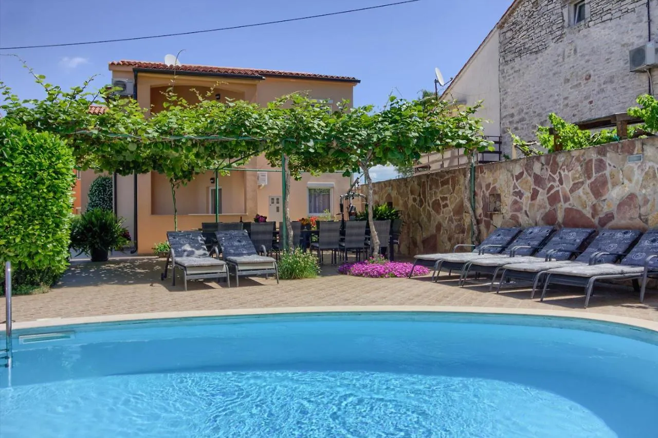 Charming Villa Petroro With Pool, 900M From The Beach location