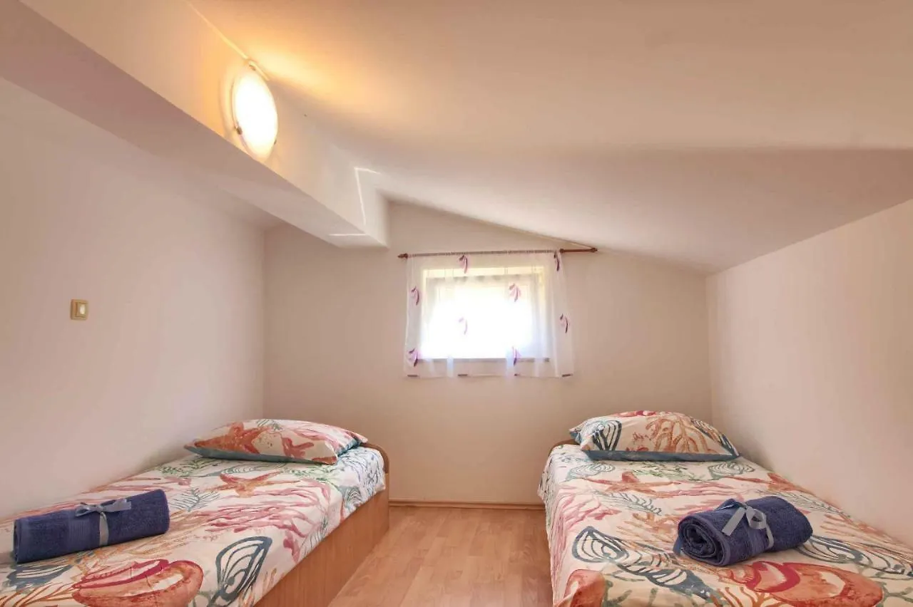 Charming Villa Petroro With Pool, 900M From The Beach Peroj Croácia